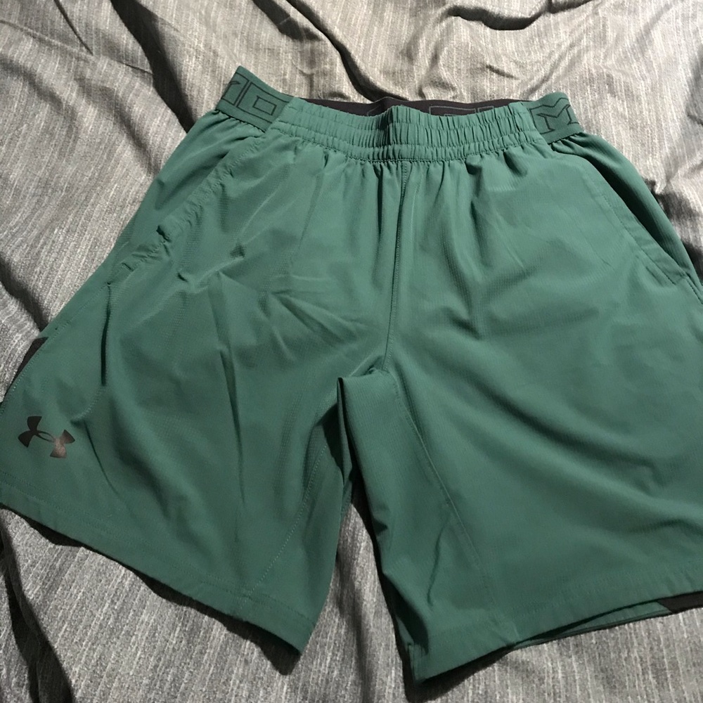 Under armour athletic shorts M